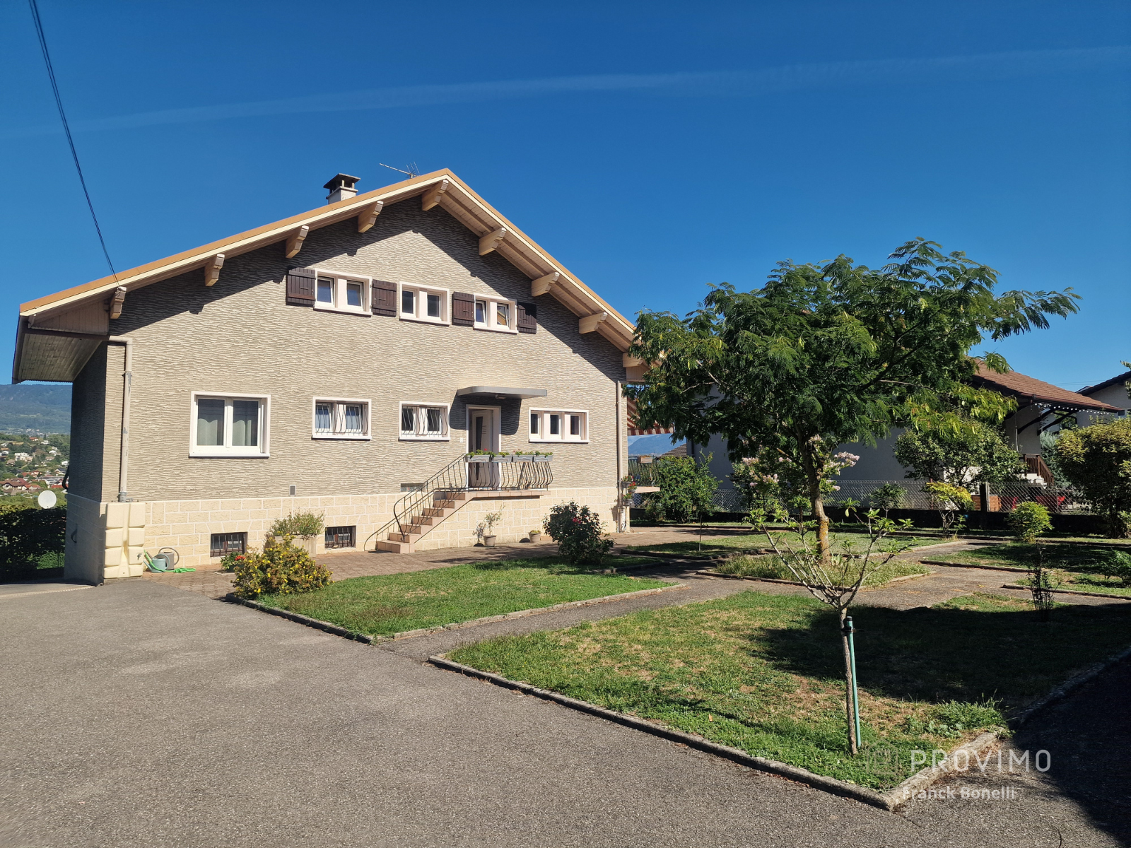 Maison à fort potentiel 2 appartements, sous-sol, 5 chambr