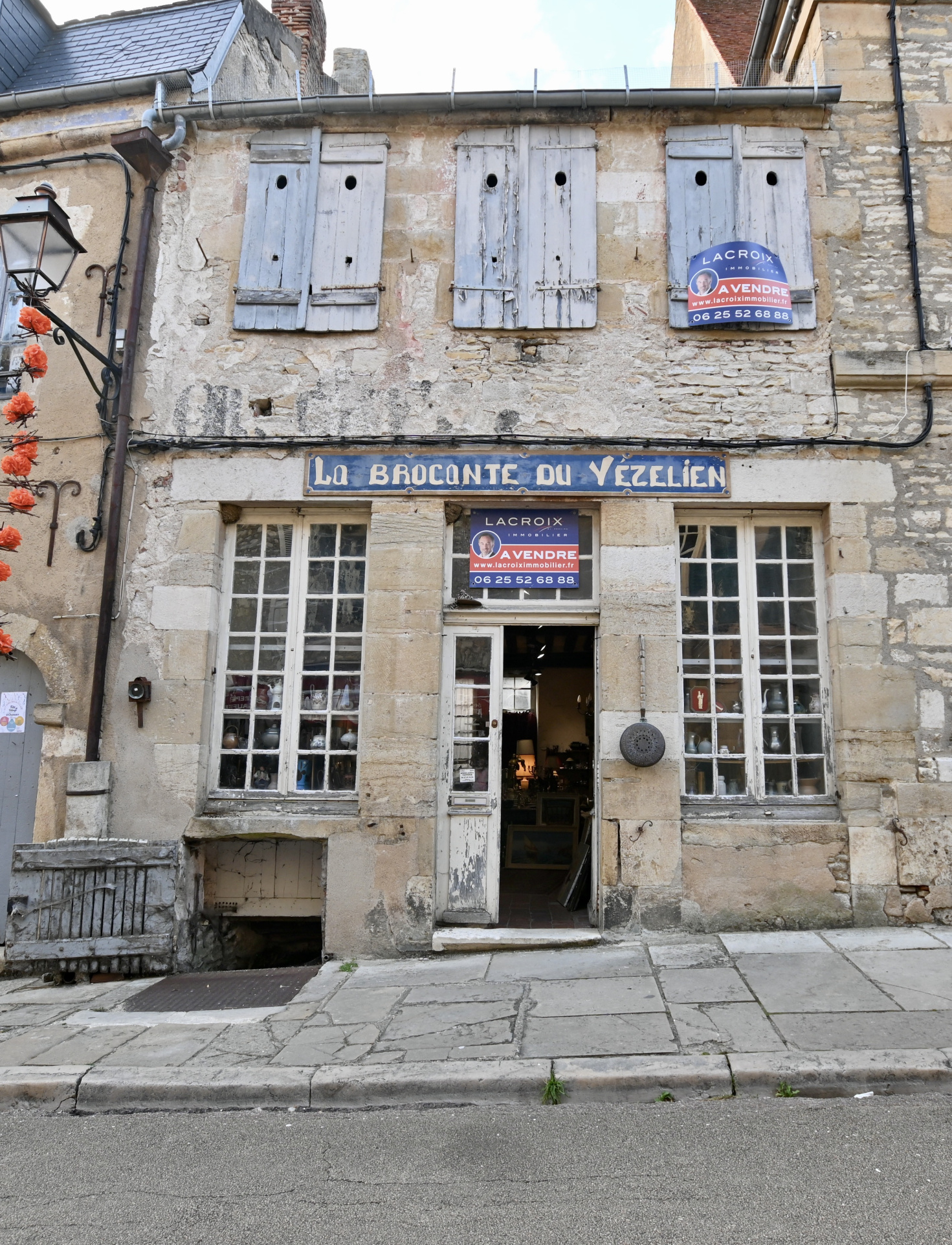 Vézelay Bâtiment ouvert à tous vos projets.