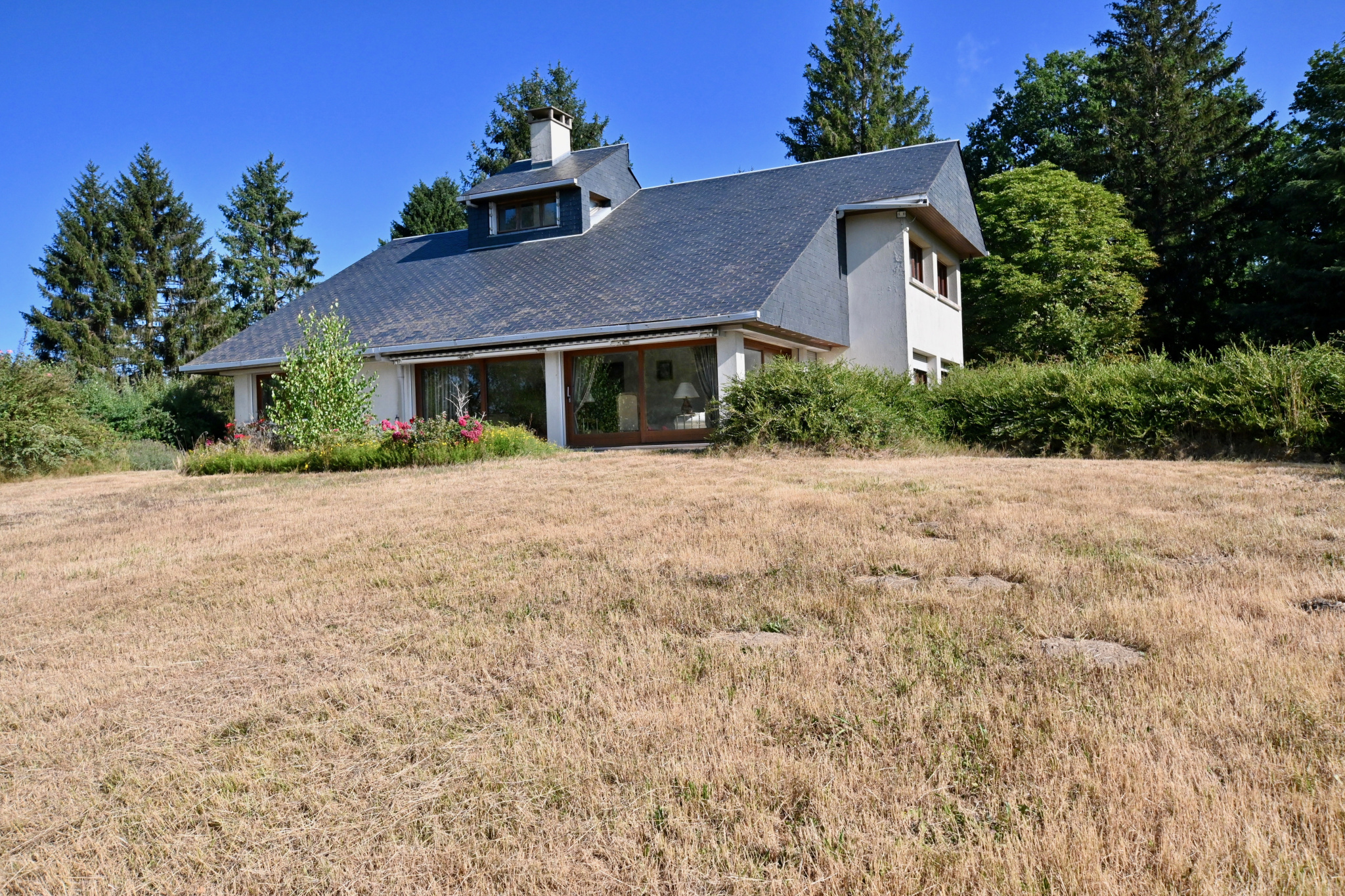 Parc Régional du Morvan Maison d'architecte et son chalet v