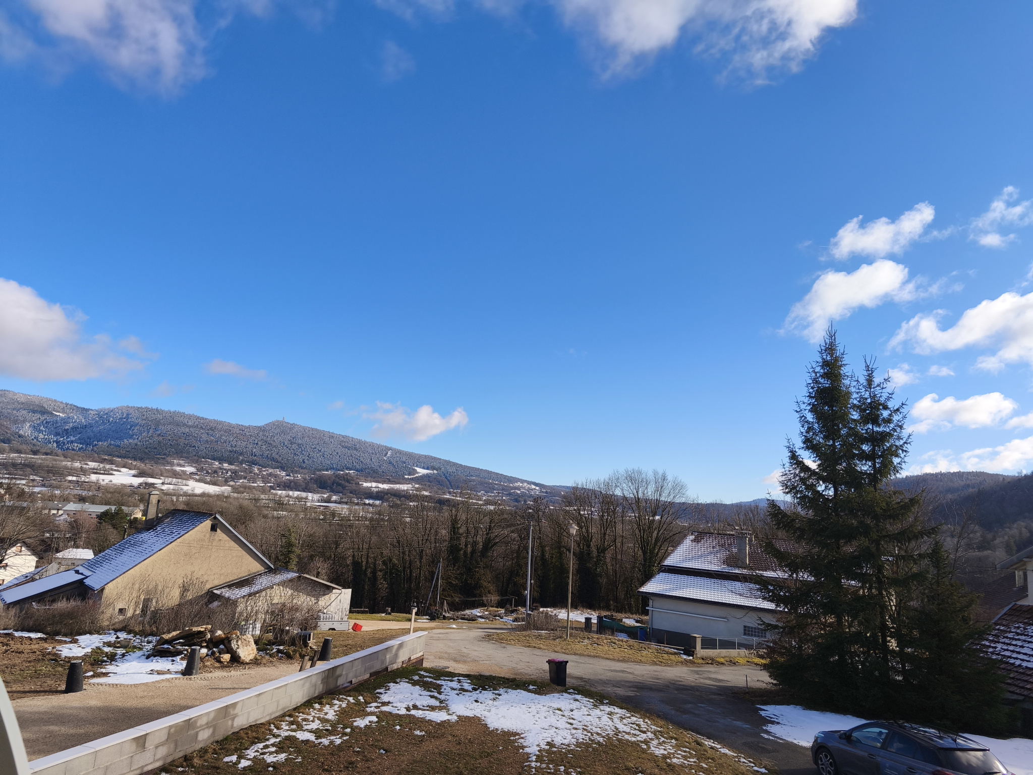 Maison de 80m2 environ avec vue dégagée et garage