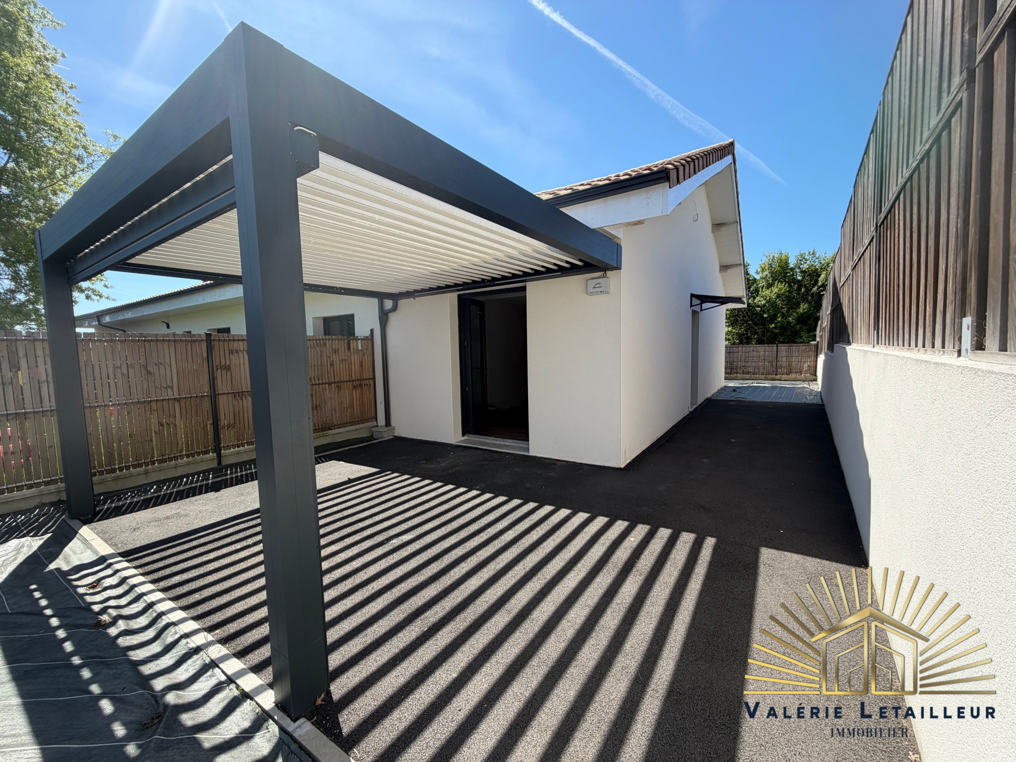 Appartement T2 qui a tout d'une maison : jardin, terrasse et
